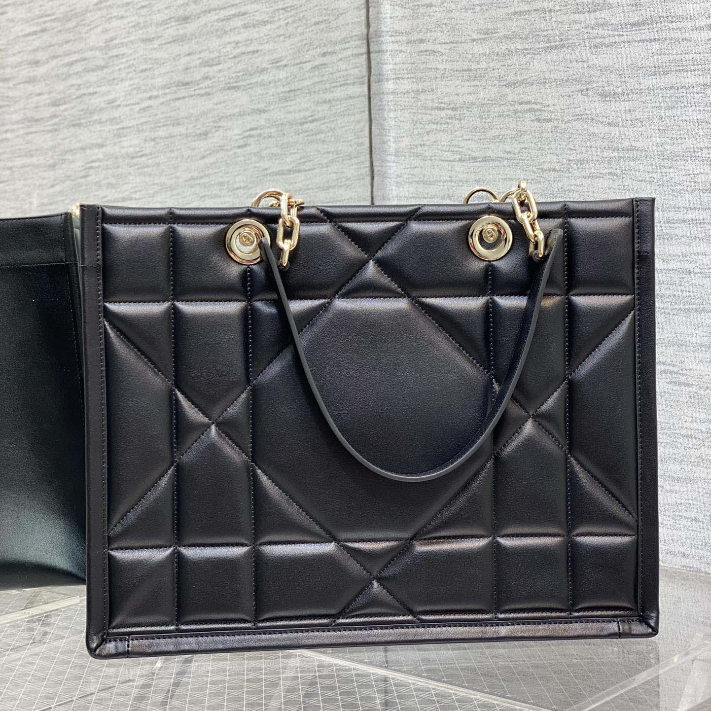 Dior Medium Dior Essential Tragetasche - EUR FASHION