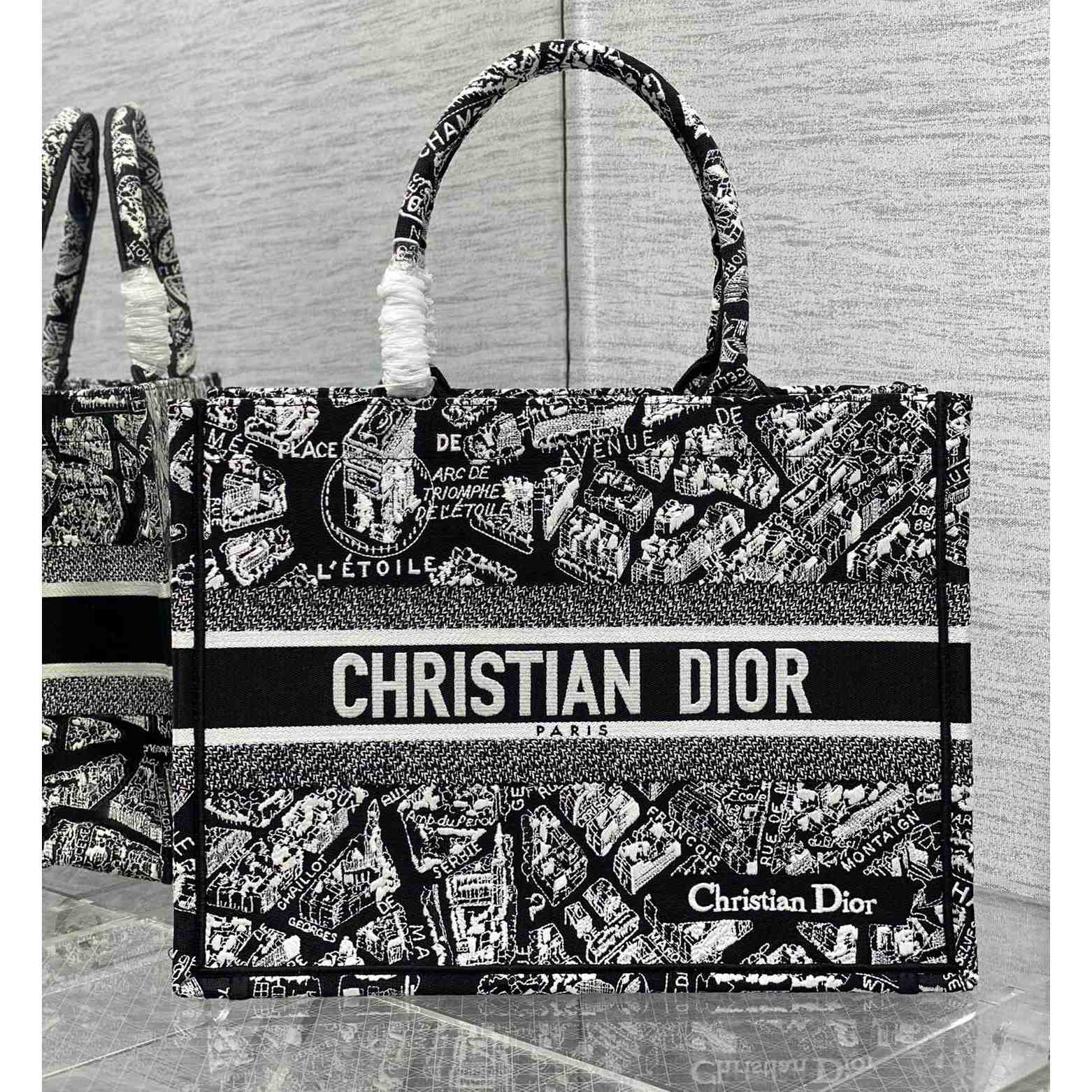 Mittlere Dior-Buchtasche von Dior - EUR FASHION