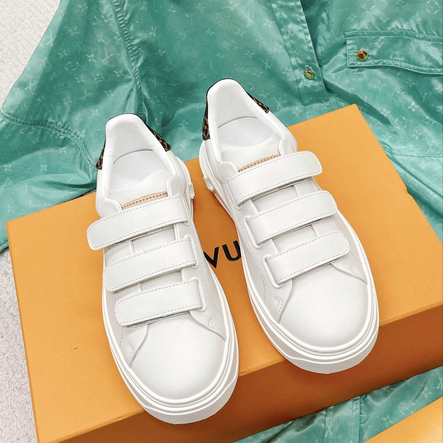 Louis Vuitton Time Out Sneaker (in britischer Größe) 1AAF7J - EUR FASHION