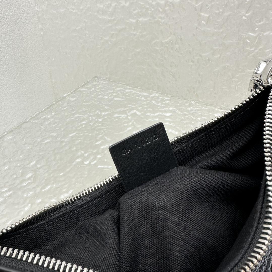 Givenchy Mini Voyou Tasche aus Leder (18–24–3,5 cm) - EUR FASHION