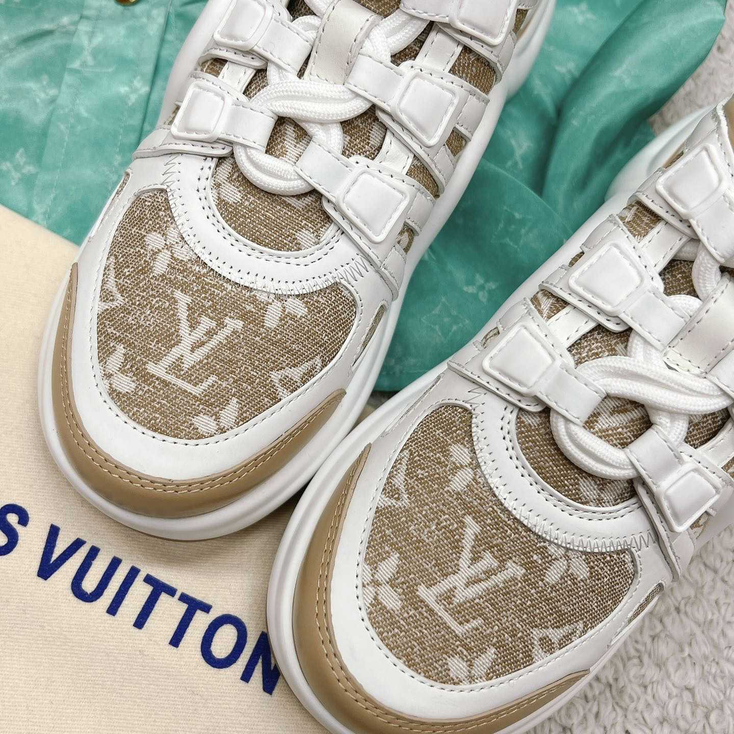 Louis Vuitton LV Archlight Trainer (in britischer Größe) 1AB313 - EUR FASHION