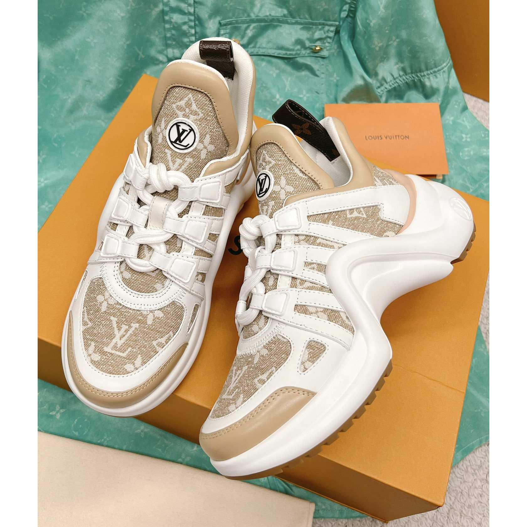 Louis Vuitton LV Archlight Trainer (in britischer Größe) 1AB313 - EUR FASHION