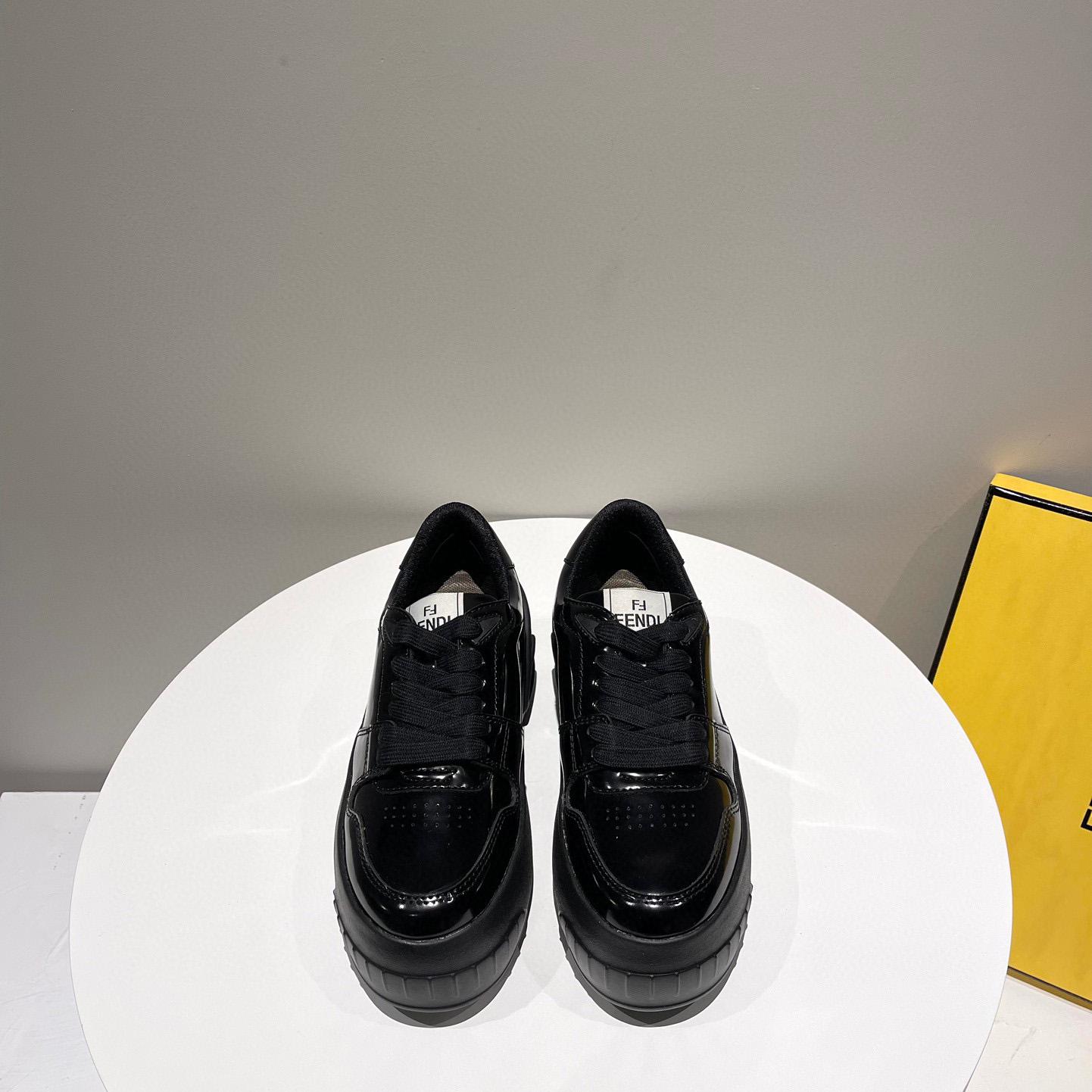 Fendi Fashion Show Low-Tops-Sneaker aus schwarzem Leder - EUR FASHION