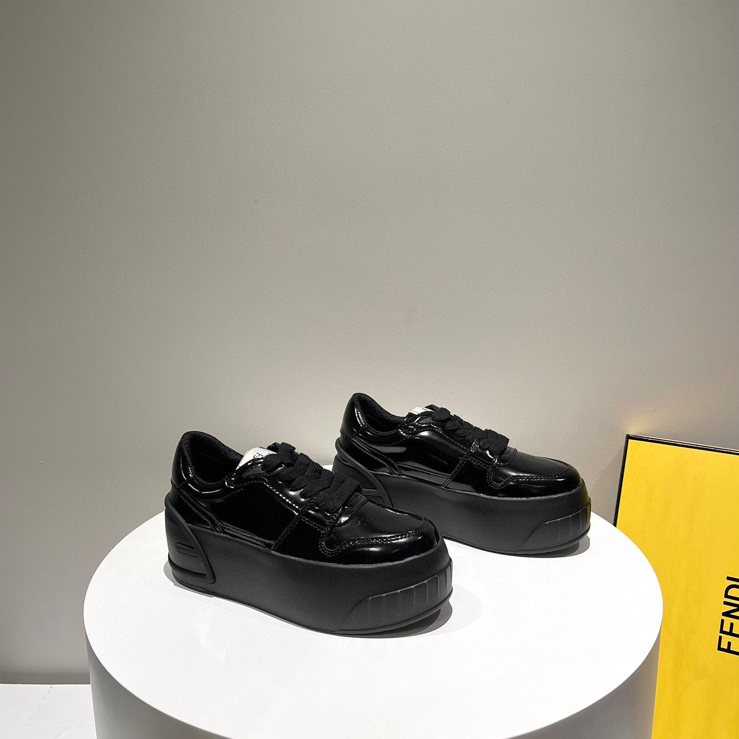 Fendi Fashion Show Low-Tops-Sneaker aus schwarzem Leder - EUR FASHION