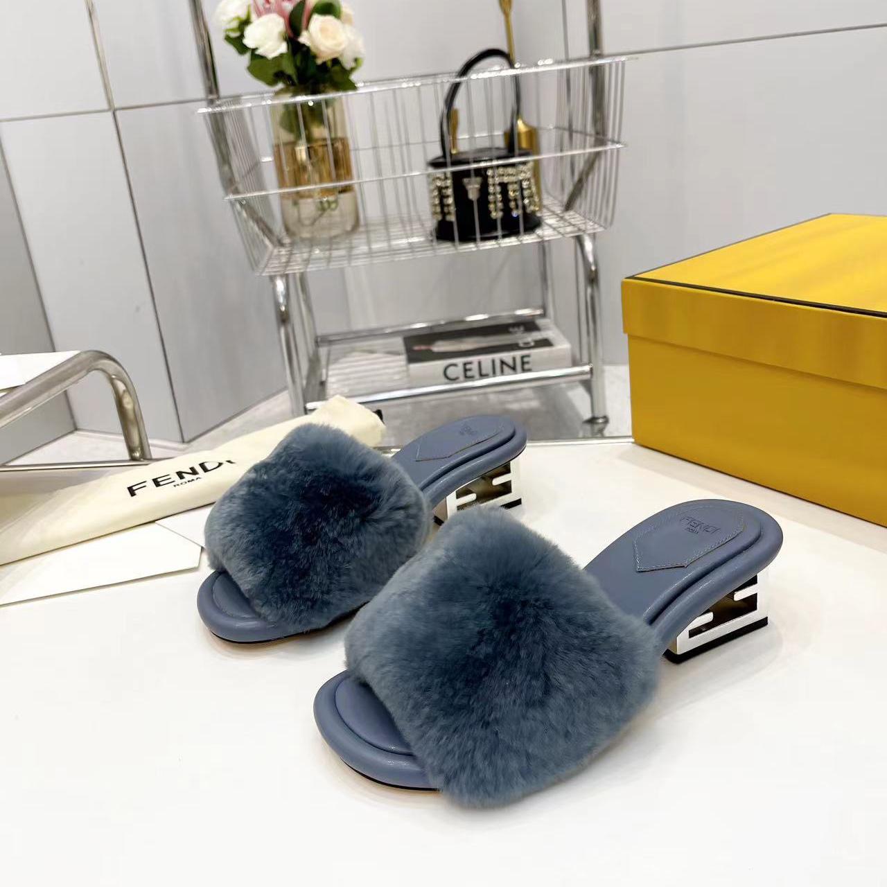 Fendi Baguette Blaue Nerz-Slides - EUR FASHION