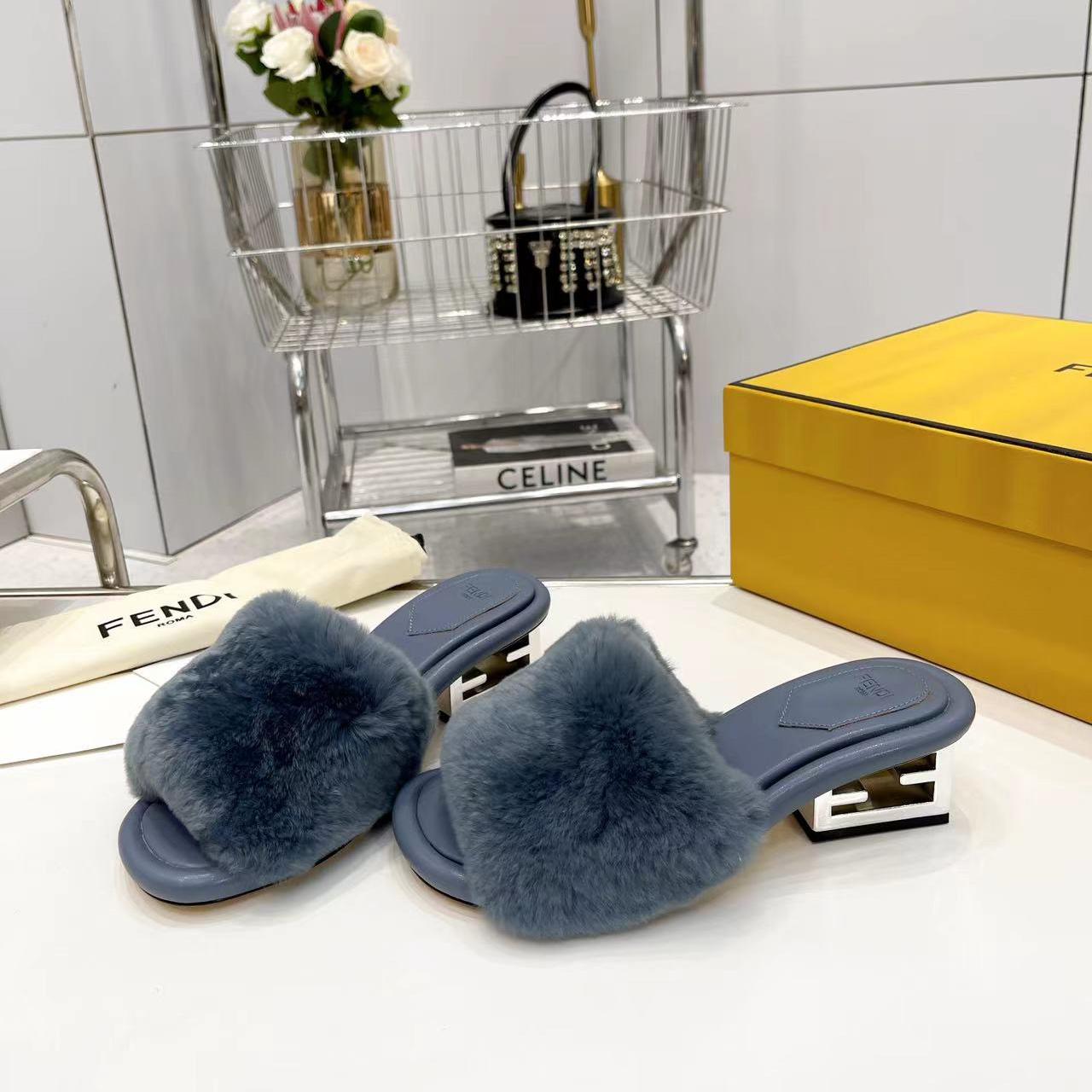 Fendi Baguette Blaue Nerz-Slides - EUR FASHION