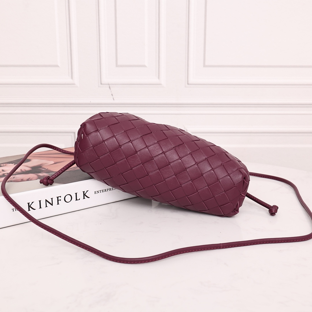 Bottega Veneta Mini Pouch - EUR FASHION