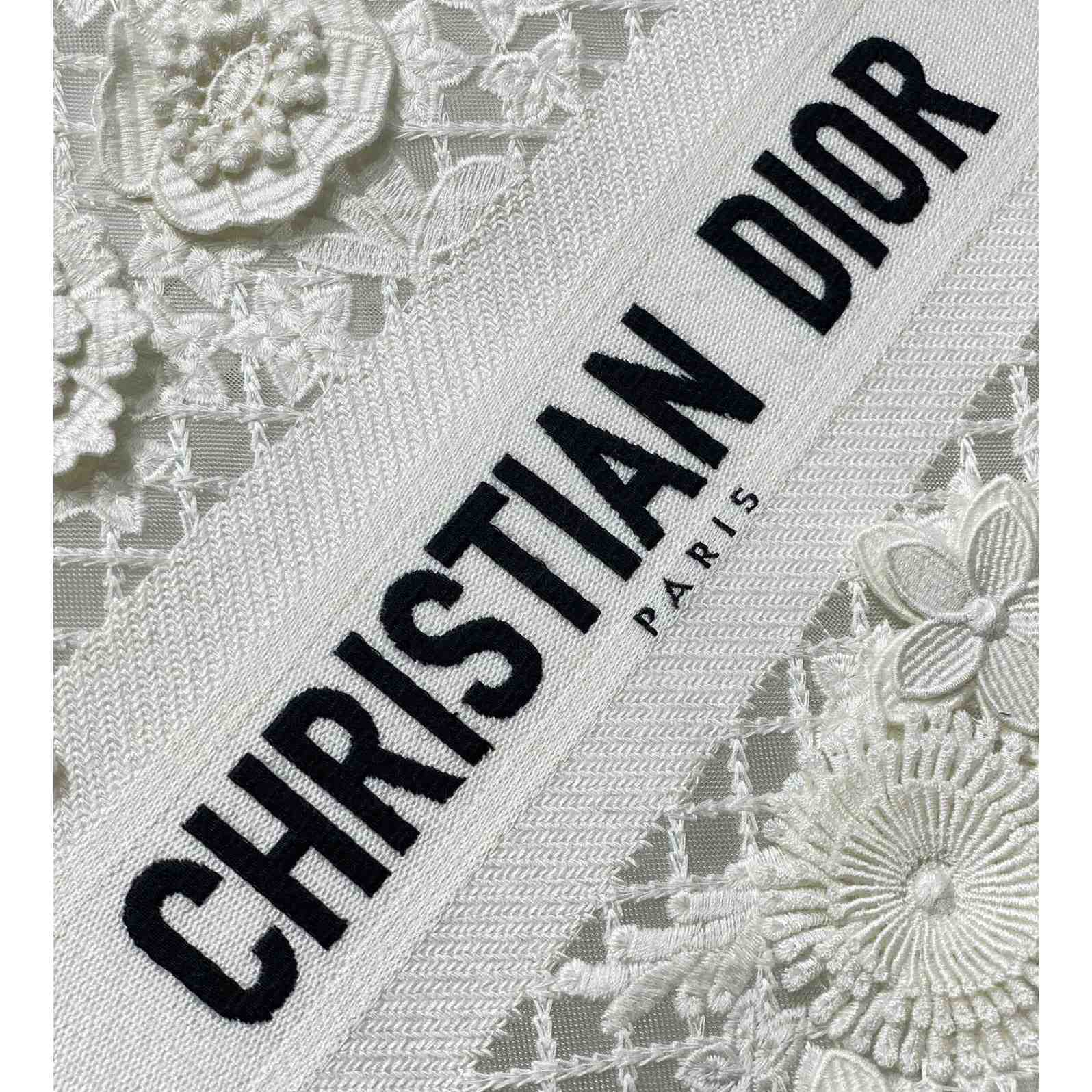 Mittlere Dior-Buchtasche von Dior - EUR FASHION