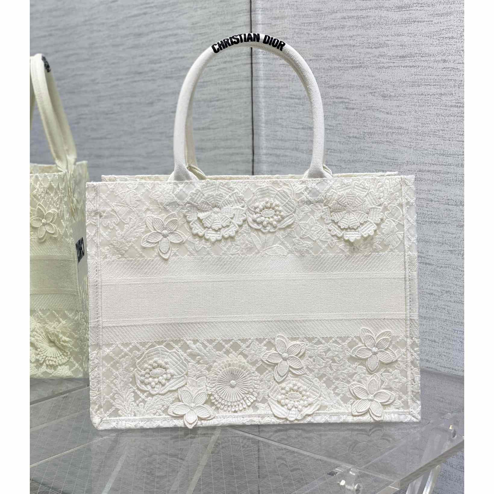 Mittlere Dior-Buchtasche von Dior - EUR FASHION