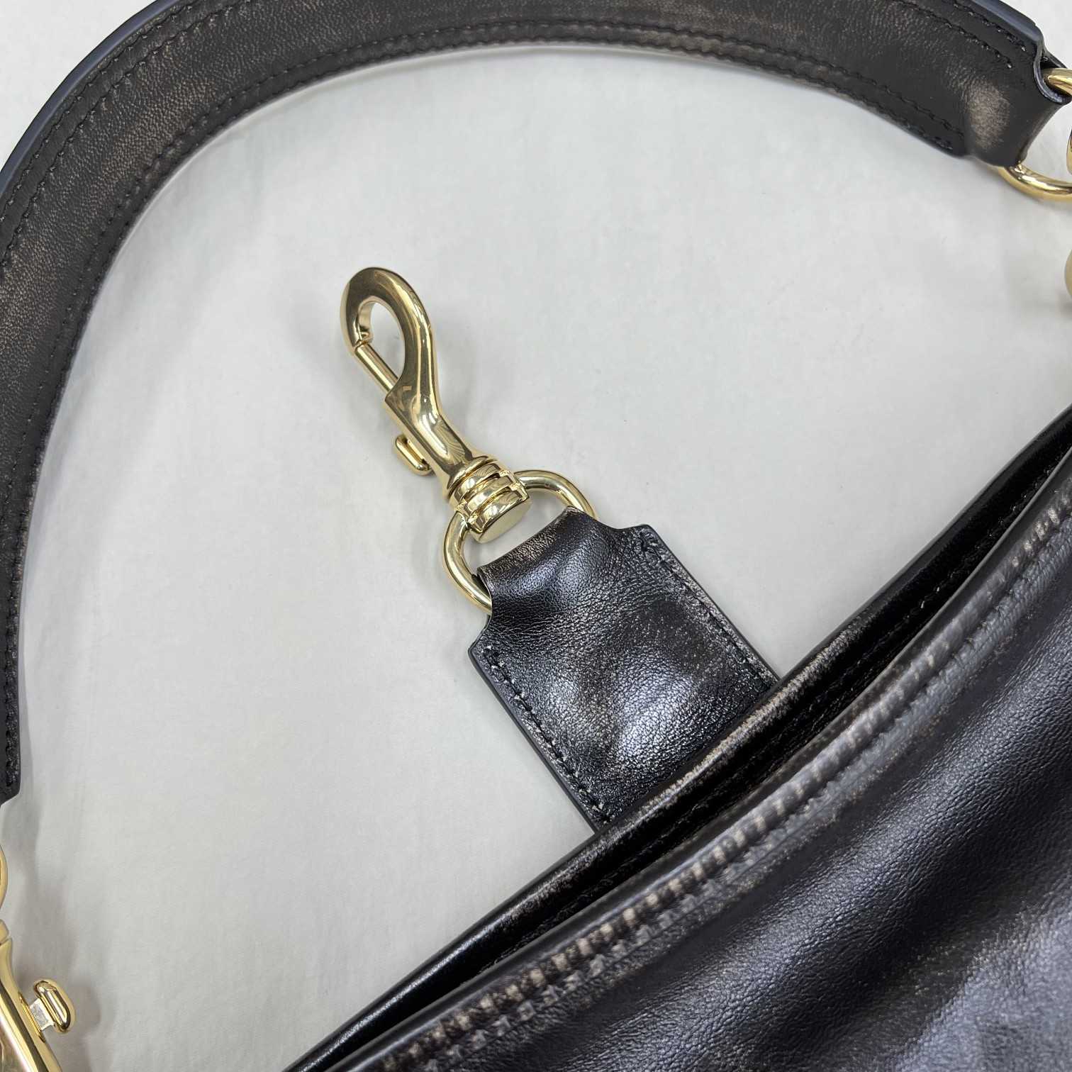 Miu Miu Leder-Umhängetasche mit Karabinerhaken - EUR FASHION
