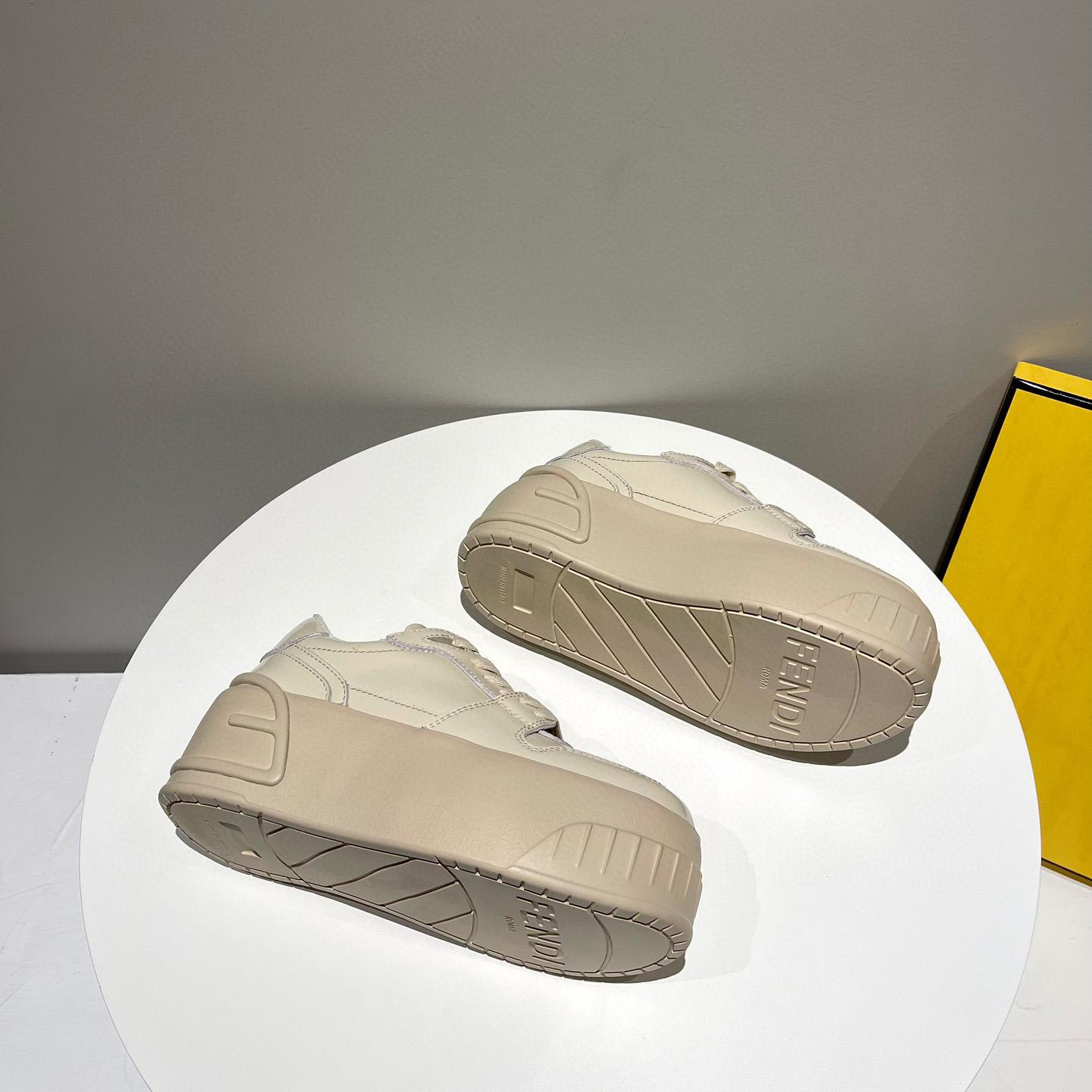Low-Top-Sneaker aus beigem Leder von Fendi Fashion Show - EUR FASHION