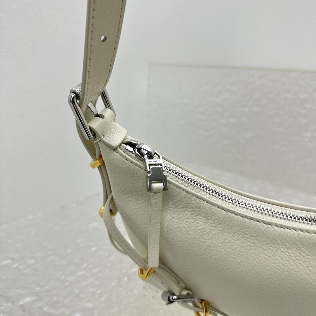 Givenchy Mini Voyou Tasche aus Leder (18–24–3,5 cm) - EUR FASHION