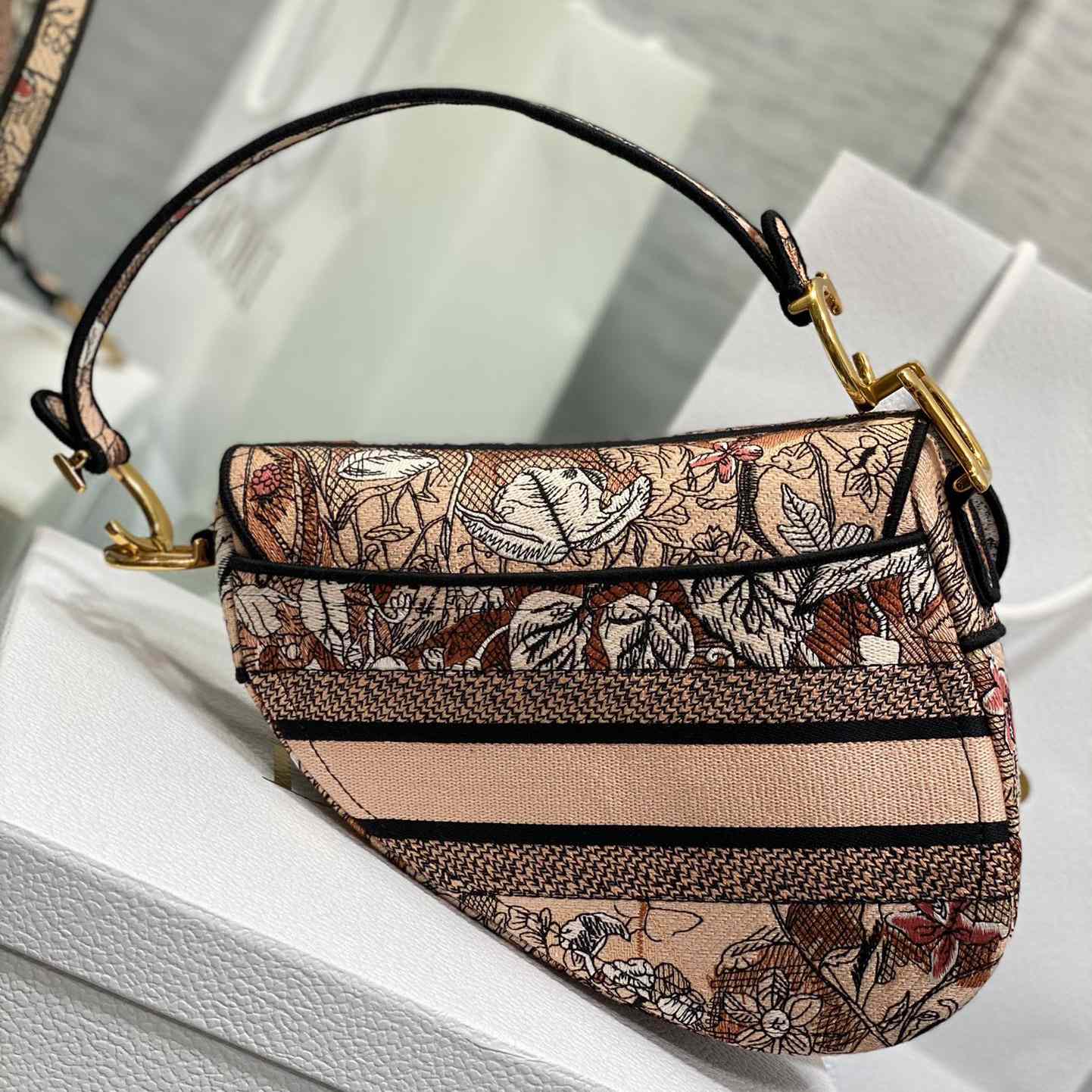 Dior Satteltasche Brocart-Stickerei in Metallic-Rosa - EUR FASHION