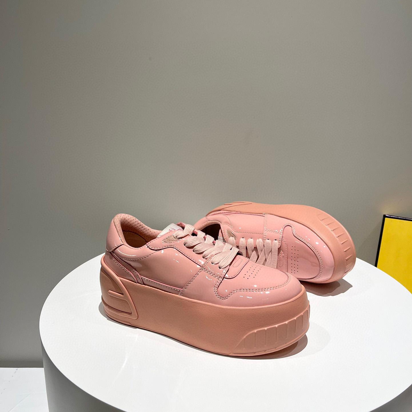 Low-Top-Sneaker aus rosafarbenem Leder von Fendi Fashion Show - EUR FASHION