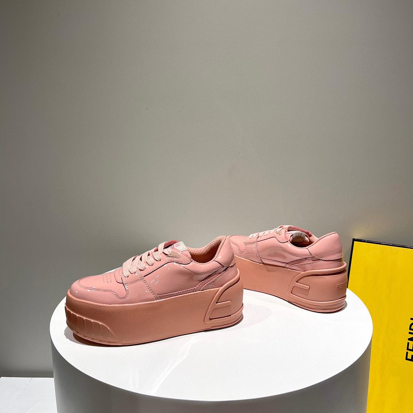 Low-Top-Sneaker aus rosafarbenem Leder von Fendi Fashion Show - EUR FASHION