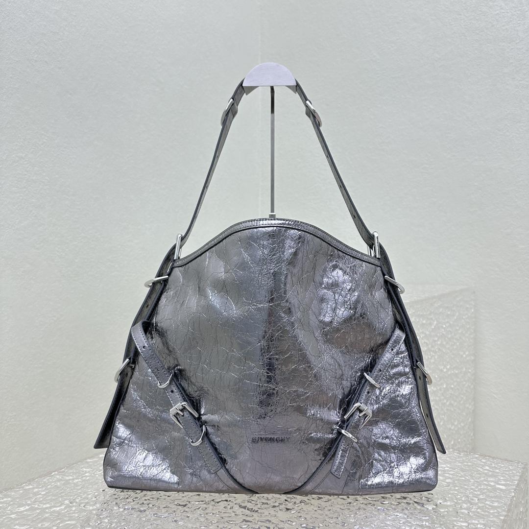 Givenchy Mittelgroße Voyou-Tasche aus laminiertem Leder (32–37–6,5 cm) - EUR FASHION