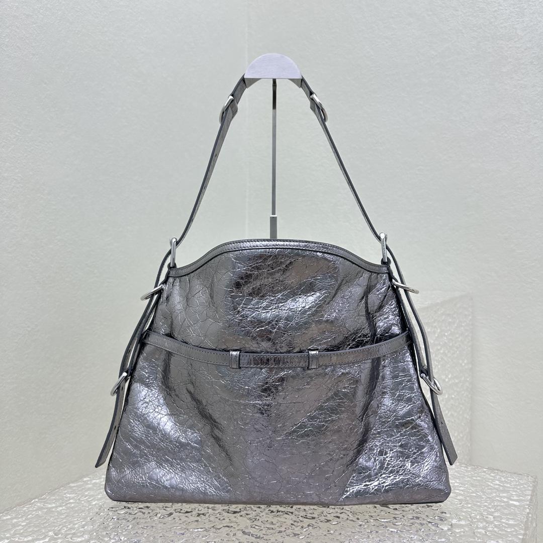 Givenchy Mittelgroße Voyou-Tasche aus laminiertem Leder (32–37–6,5 cm) - EUR FASHION
