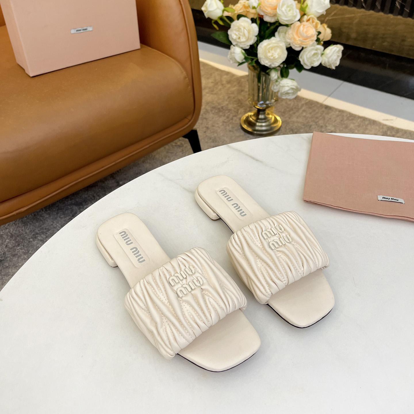 Miu Miu Matelassé Nappa Lederrutschen - EUR FASHION