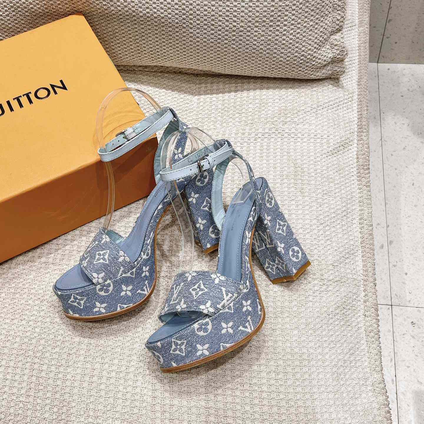 Louis Vuitton Fame Plateausandale 1AAZC0 - EUR FASHION