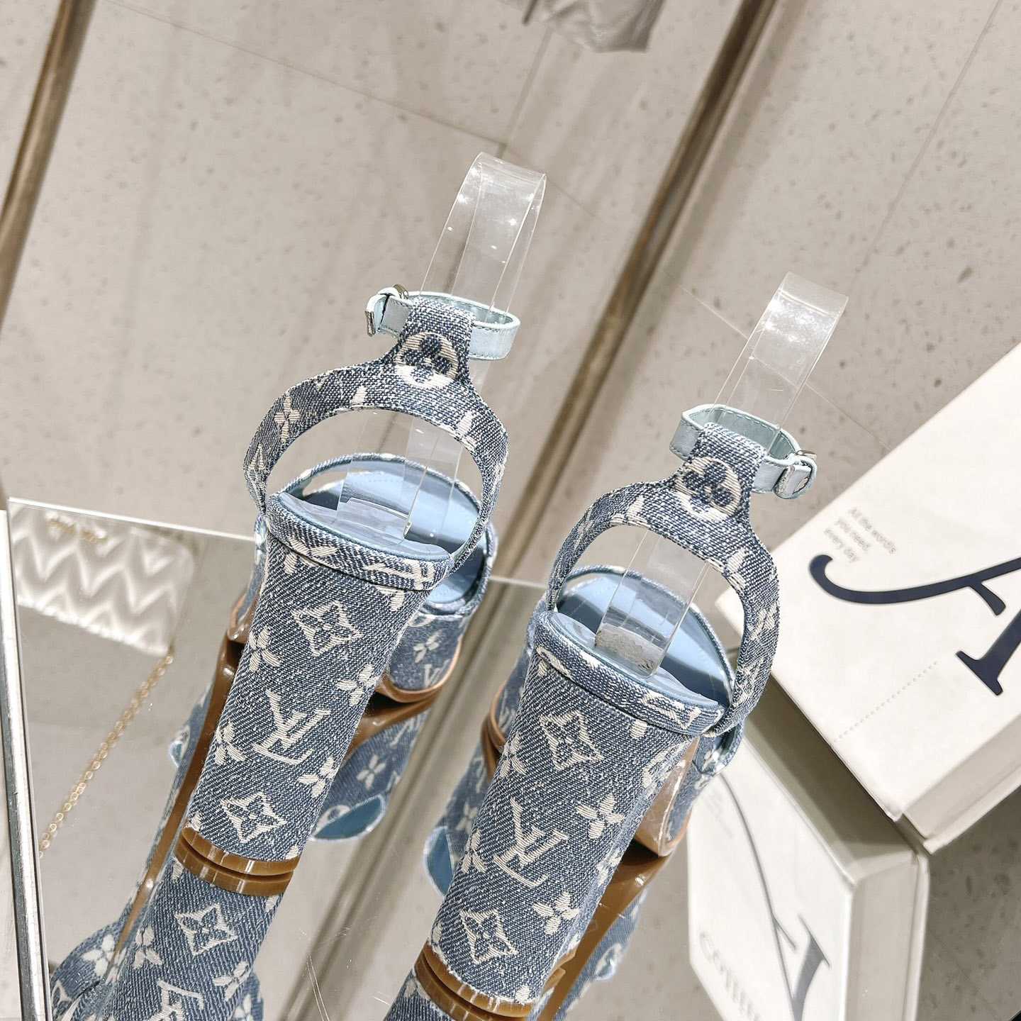 Louis Vuitton Fame Plateausandale 1AAZC0 - EUR FASHION