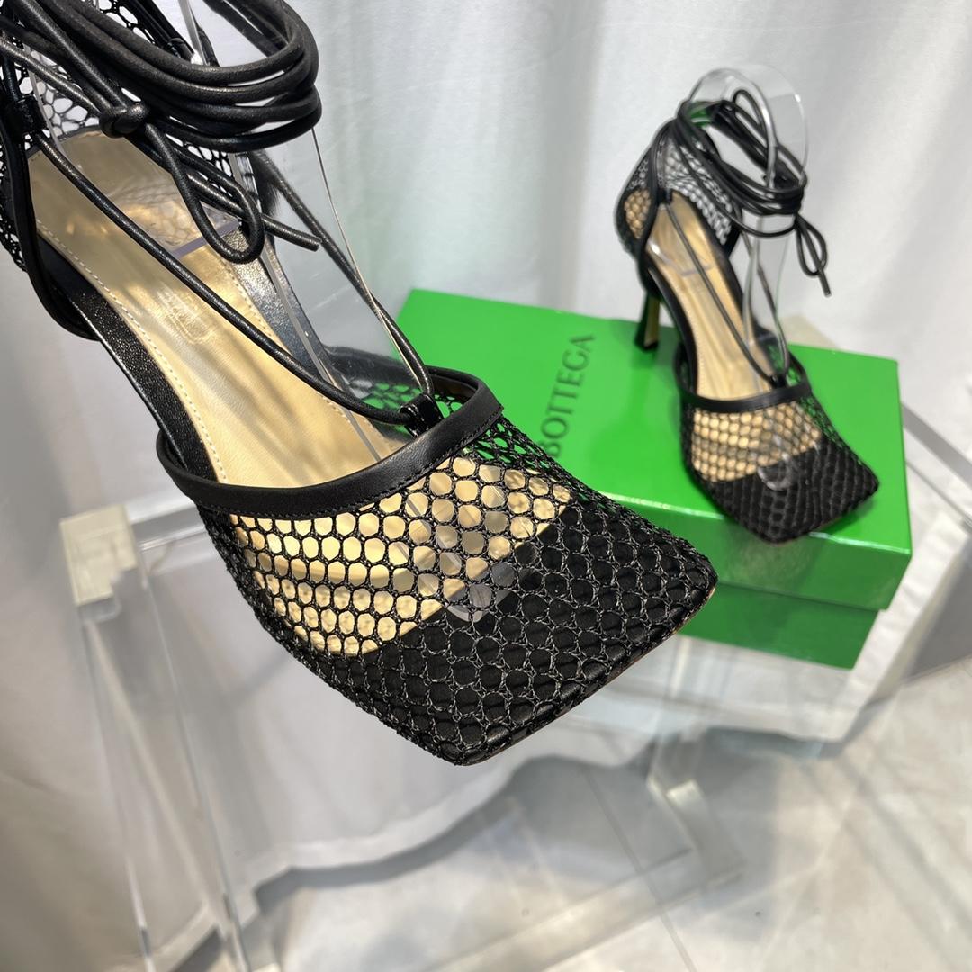 Bottega Veneta Stretch-Schnürsandale - EUR FASHION
