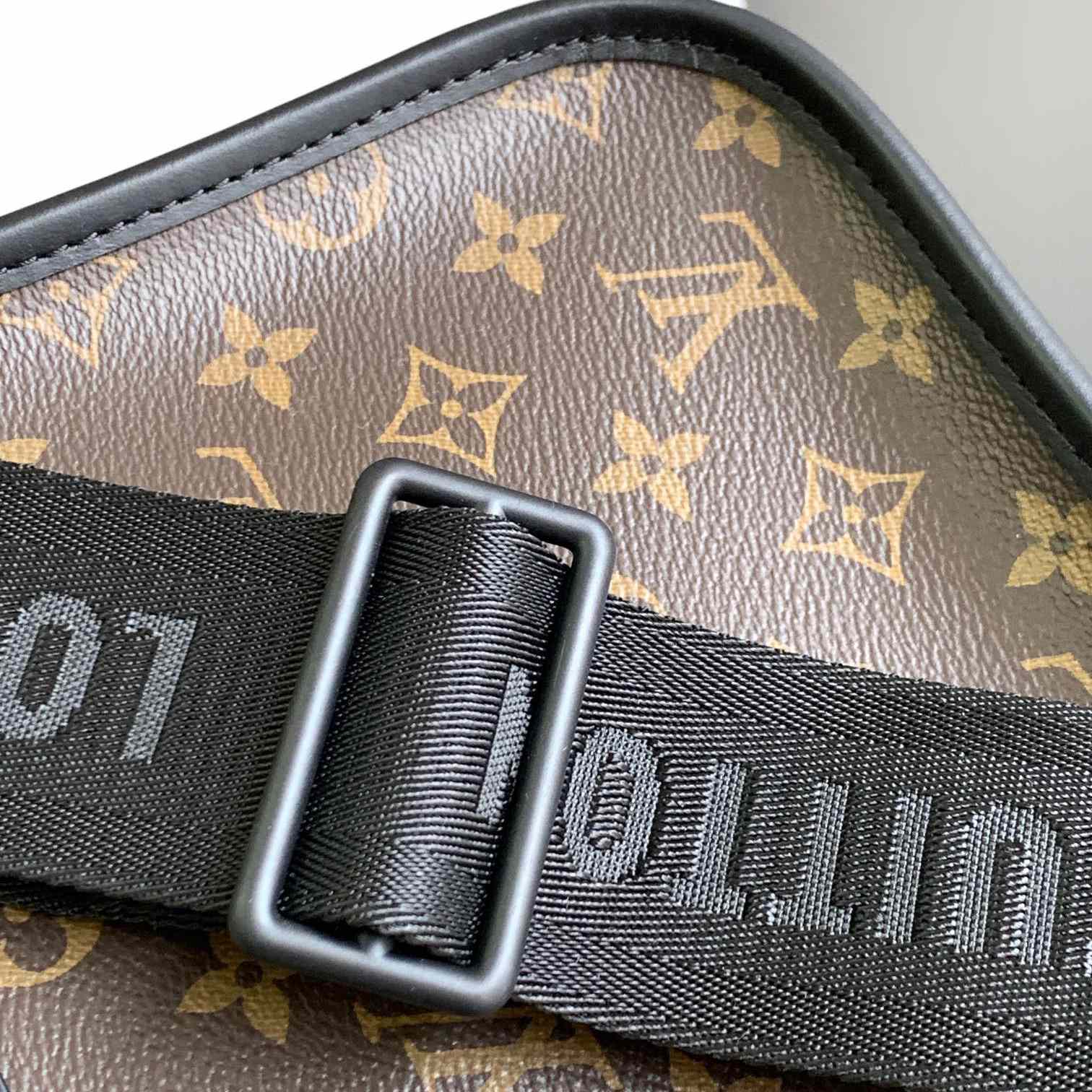 Louis Vuitton Archy Messenger MM (35x24x8CM) M46328 - EUR FASHION