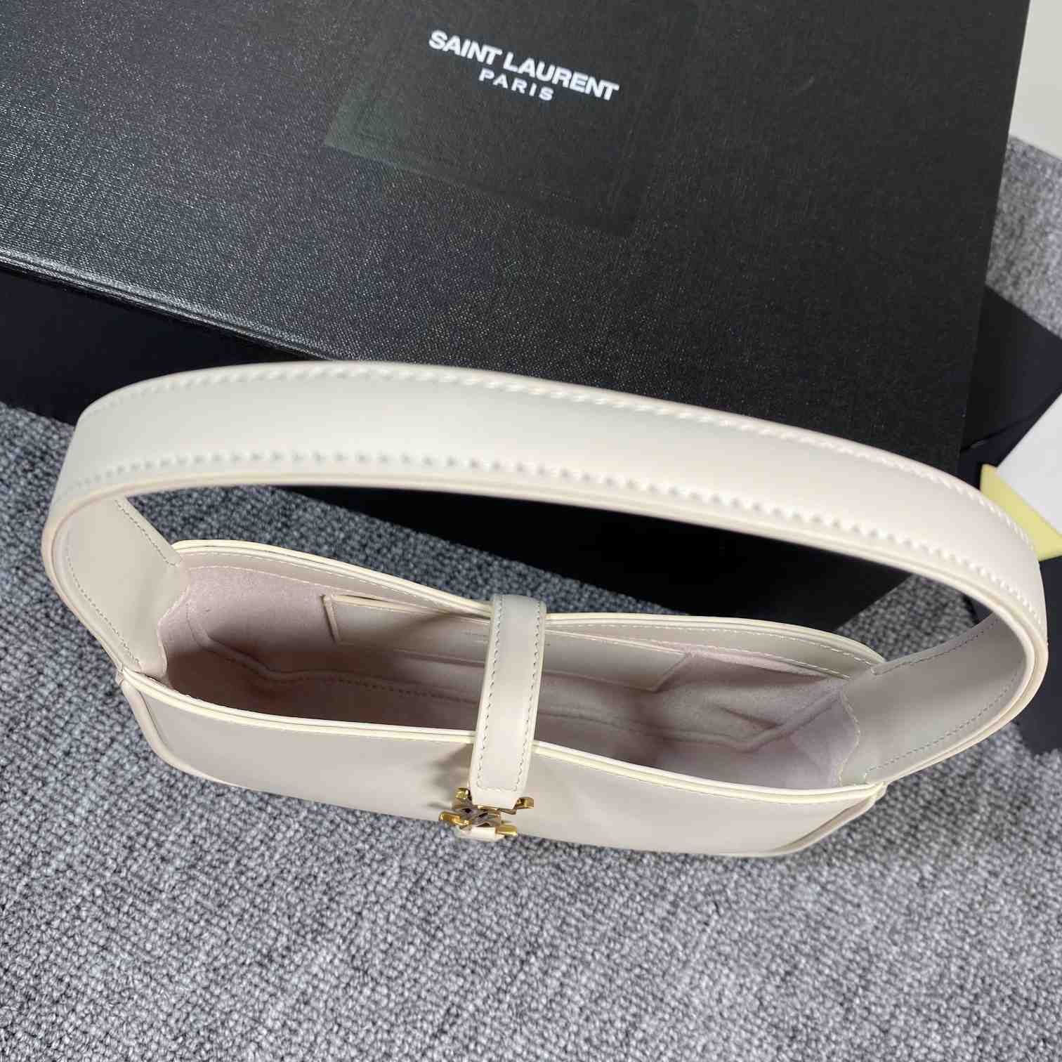 Saint Laurent Le 5 À 7 aus Glattleder - EUR FASHION