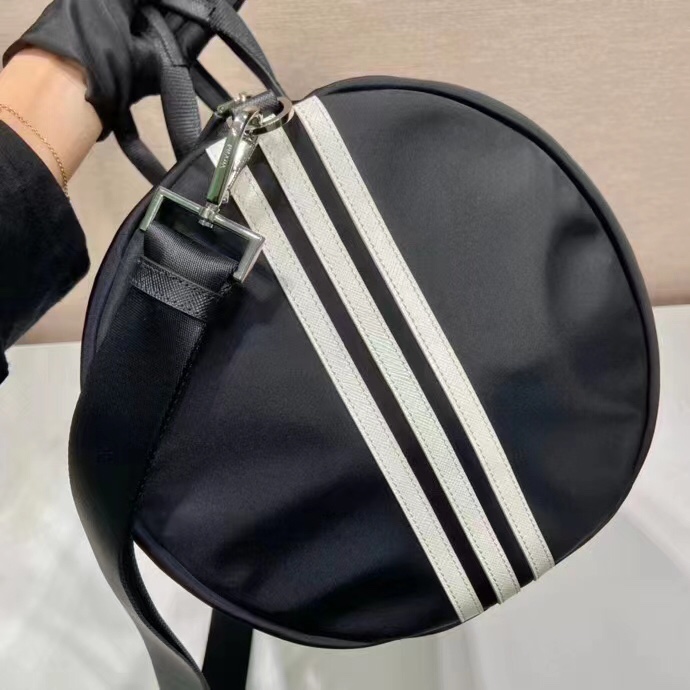 Prada-Reisetasche aus Nylon und Saffiano-Leder - EUR FASHION