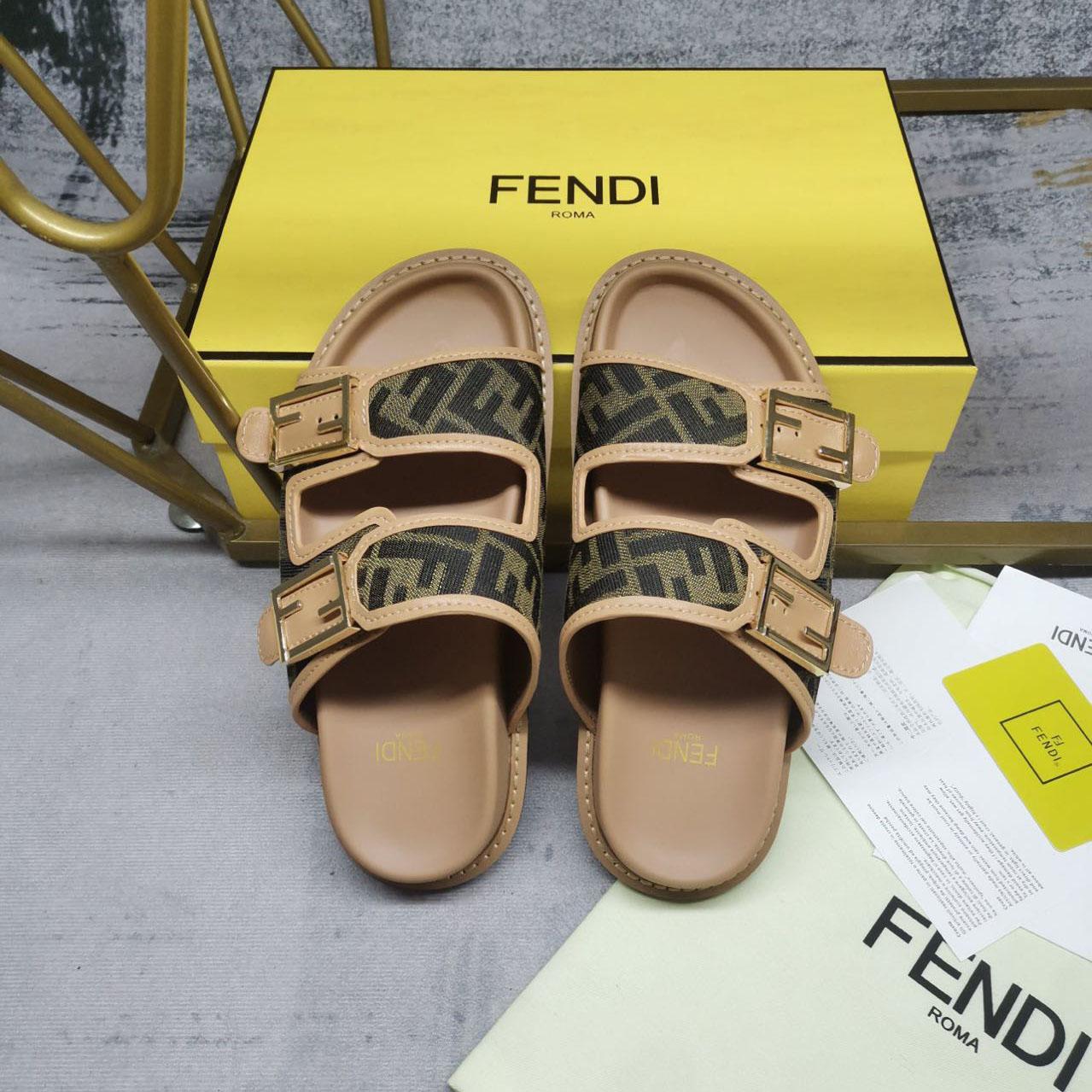 Fendi Feel Brown FF Stoff-Slides - EUR FASHION