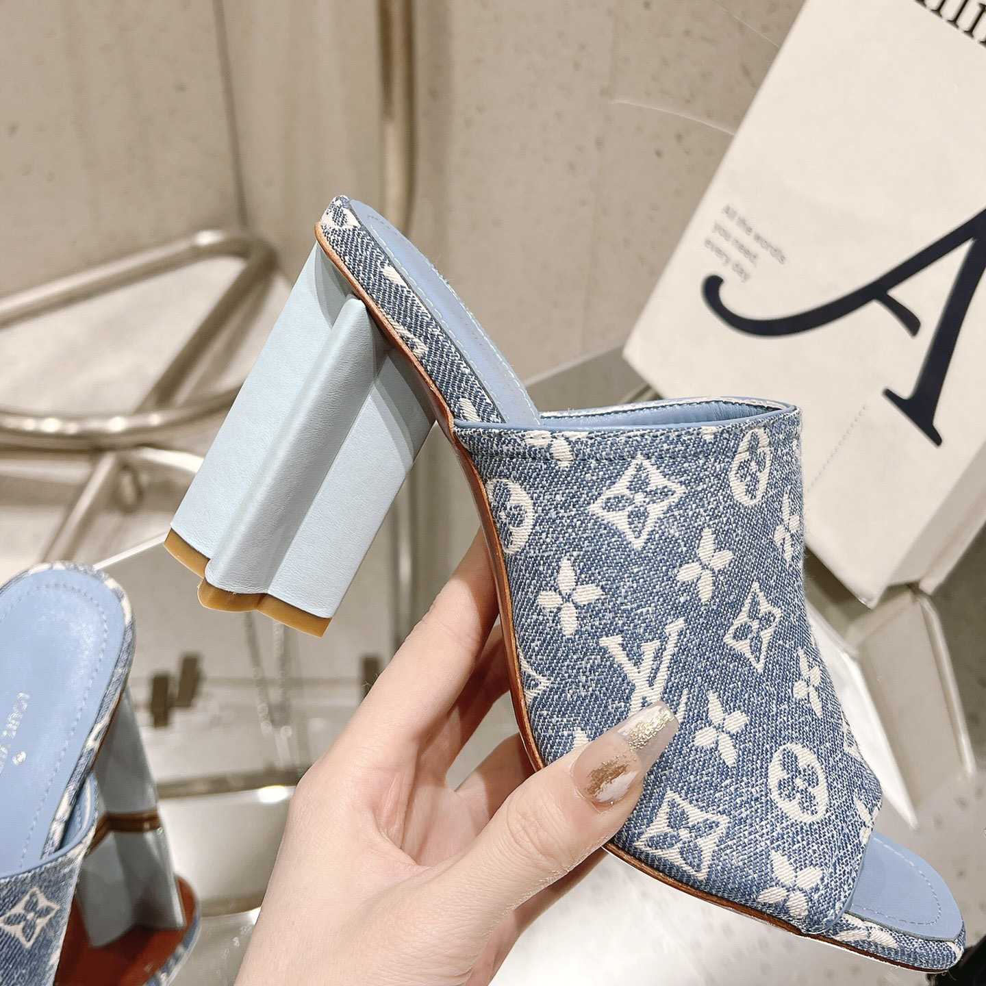 Louis Vuitton Silhouette Mule 1AAZUG - EUR FASHION