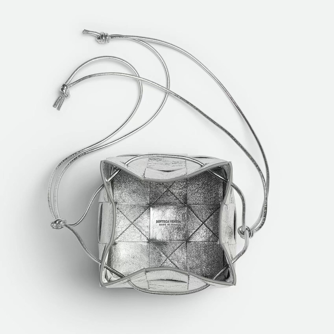 Bottega Veneta Small Cassette Umhängetasche - EUR FASHION