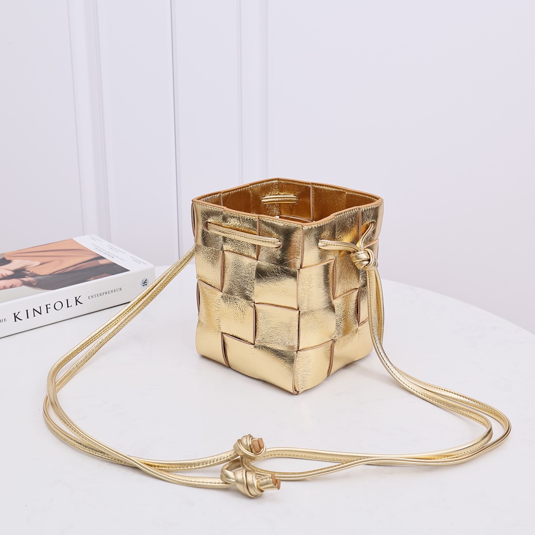 Bottega Veneta Small Cassette Umhängetasche - EUR FASHION