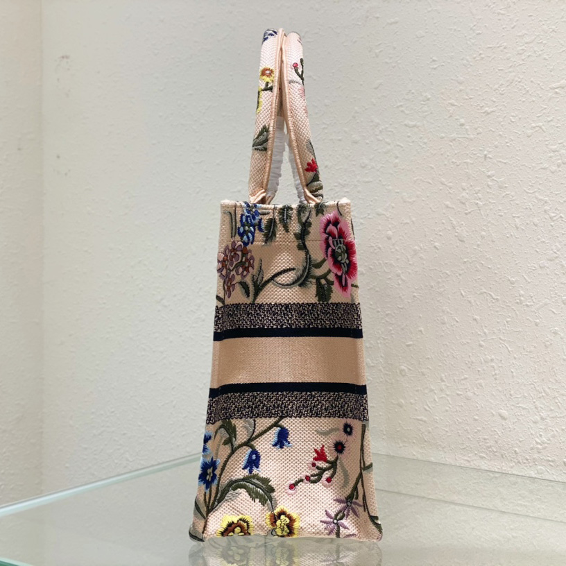 Mittlere Dior-Buchtasche von Dior - EUR FASHION