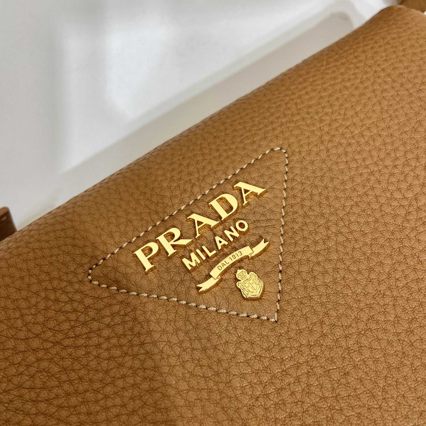 Umhängetasche aus Prada-Leder - EUR FASHION