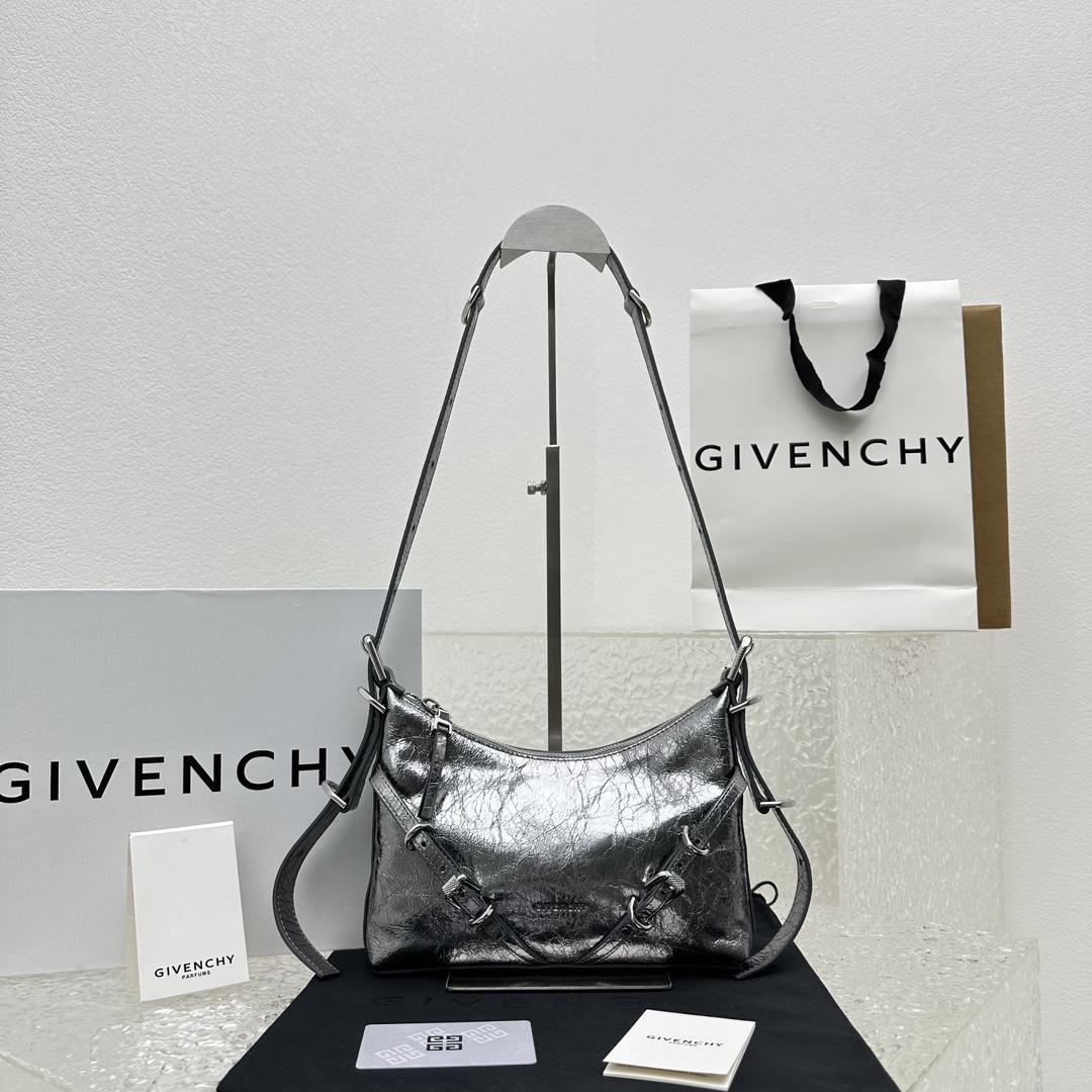 Givenchy Mini Voyou Tasche aus laminiertem Leder (18 x 24 x 3,5 cm) - EUR FASHION