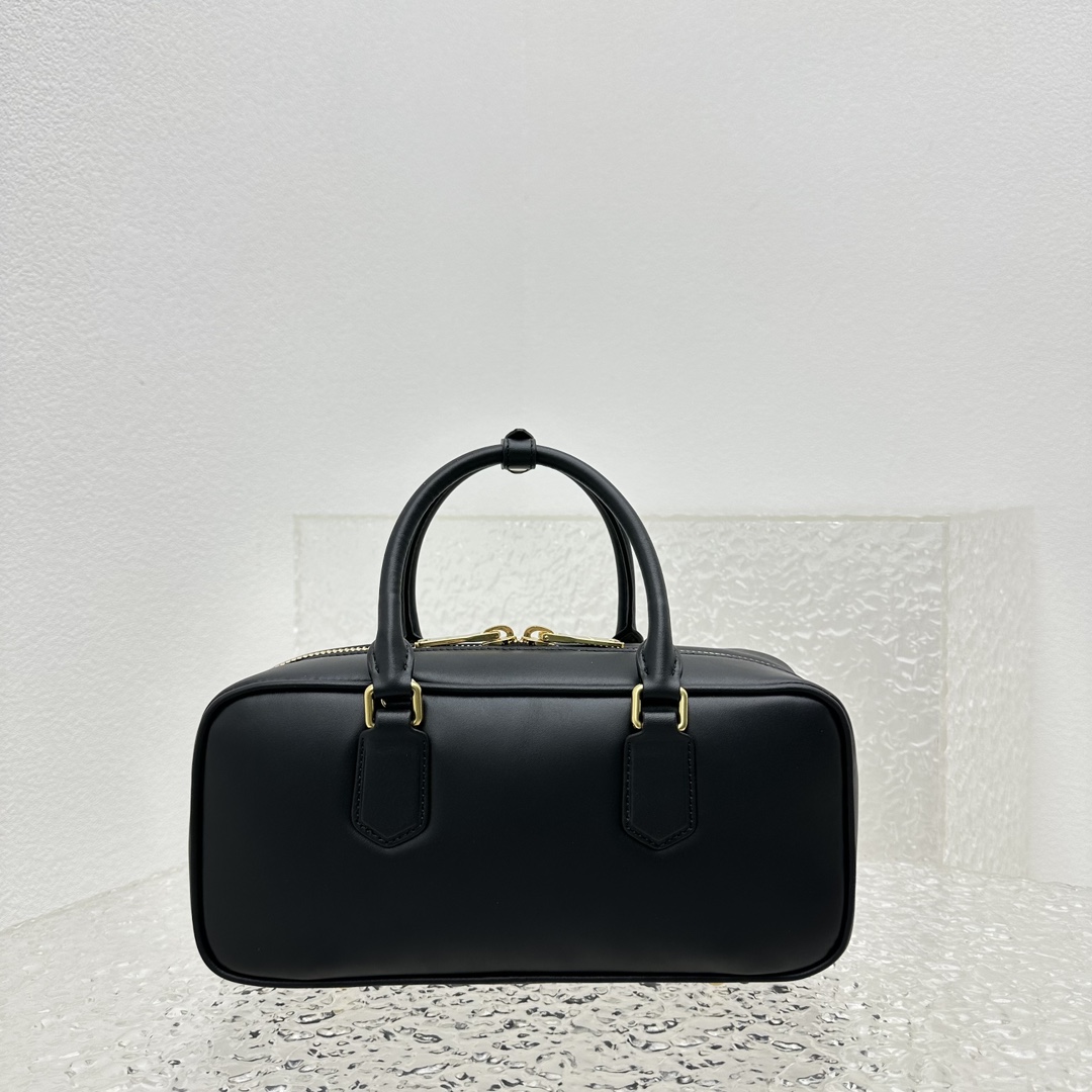 Miu Miu Ledertasche mit Henkel - EUR FASHION