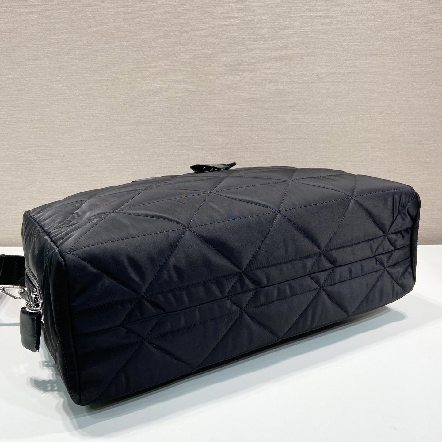 Prada gesteppte Re-Nylon-Reisetasche - EUR FASHION
