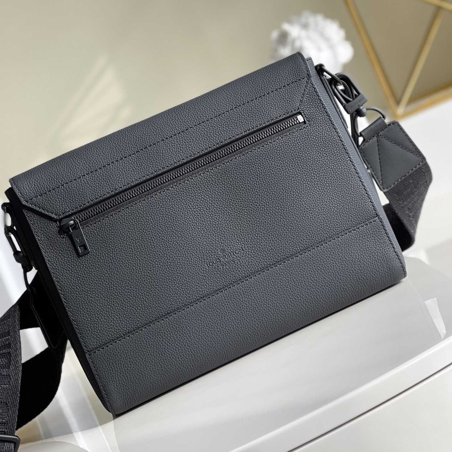 Louis Vuitton Takeoff Messenger (30,5 x 24 x 10 cm) M57080 - EUR FASHION