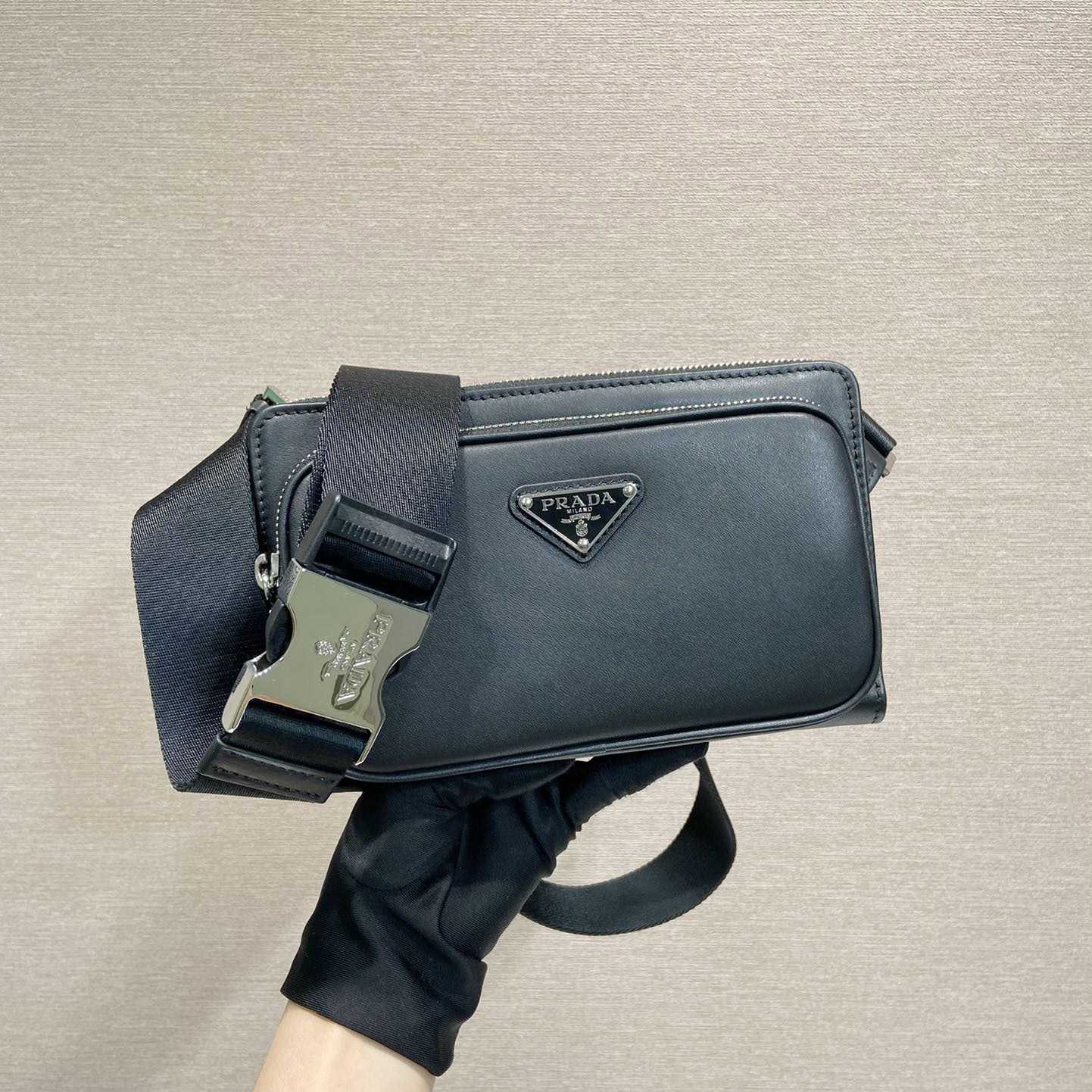 Prada Umhängetasche aus Saffiano-Leder - EUR FASHION