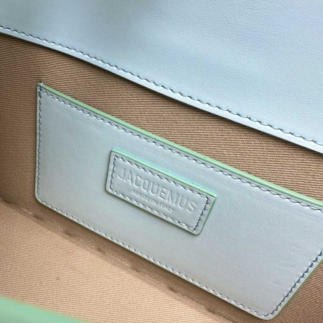 Jacquemus Le Bambino Long Lacet Lange geschnürte Klappentasche (28 x 13,5 x 6 cm) - EUR FASHION