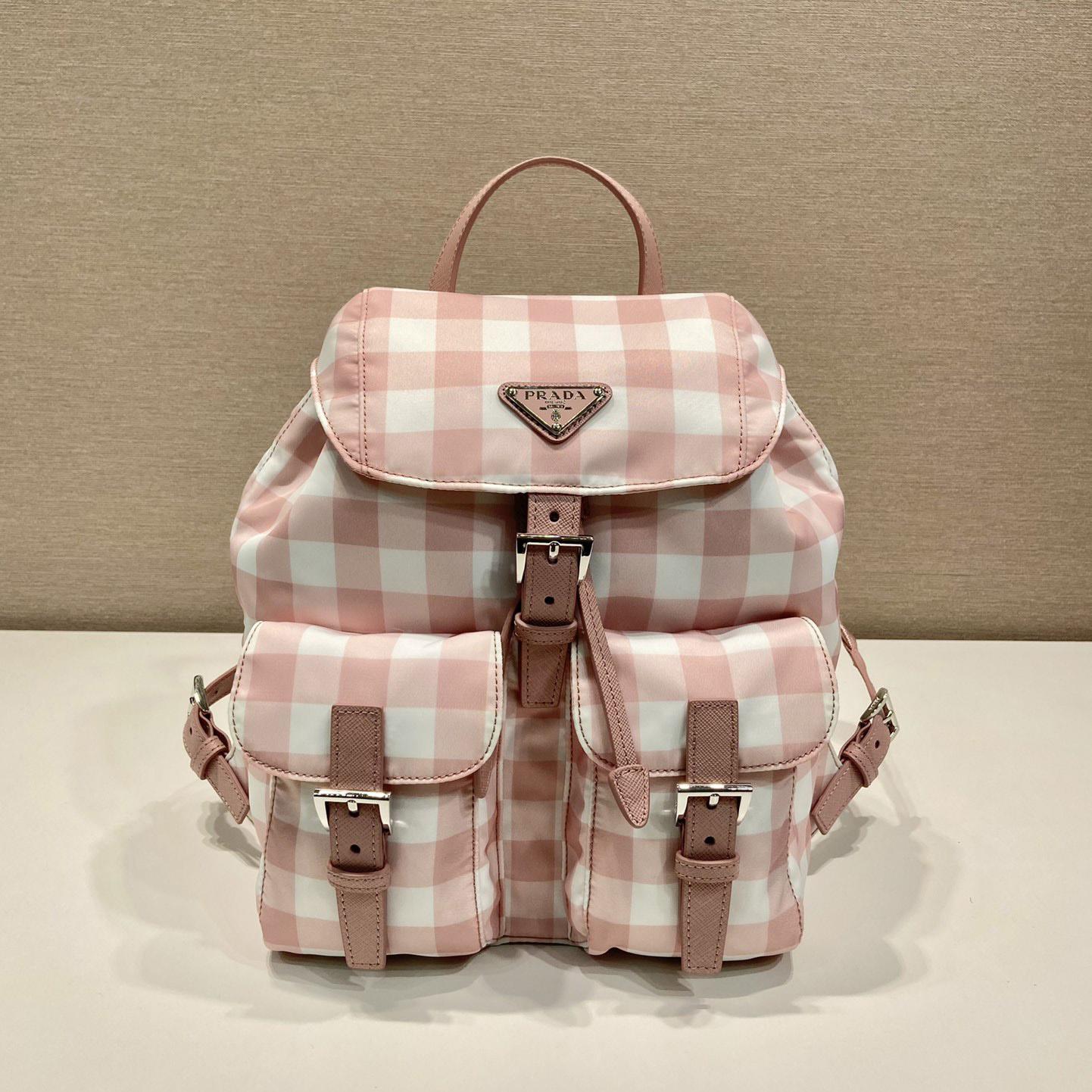 Kleiner bedruckter Prada-Rucksack aus Re-Nylon - EUR FASHION