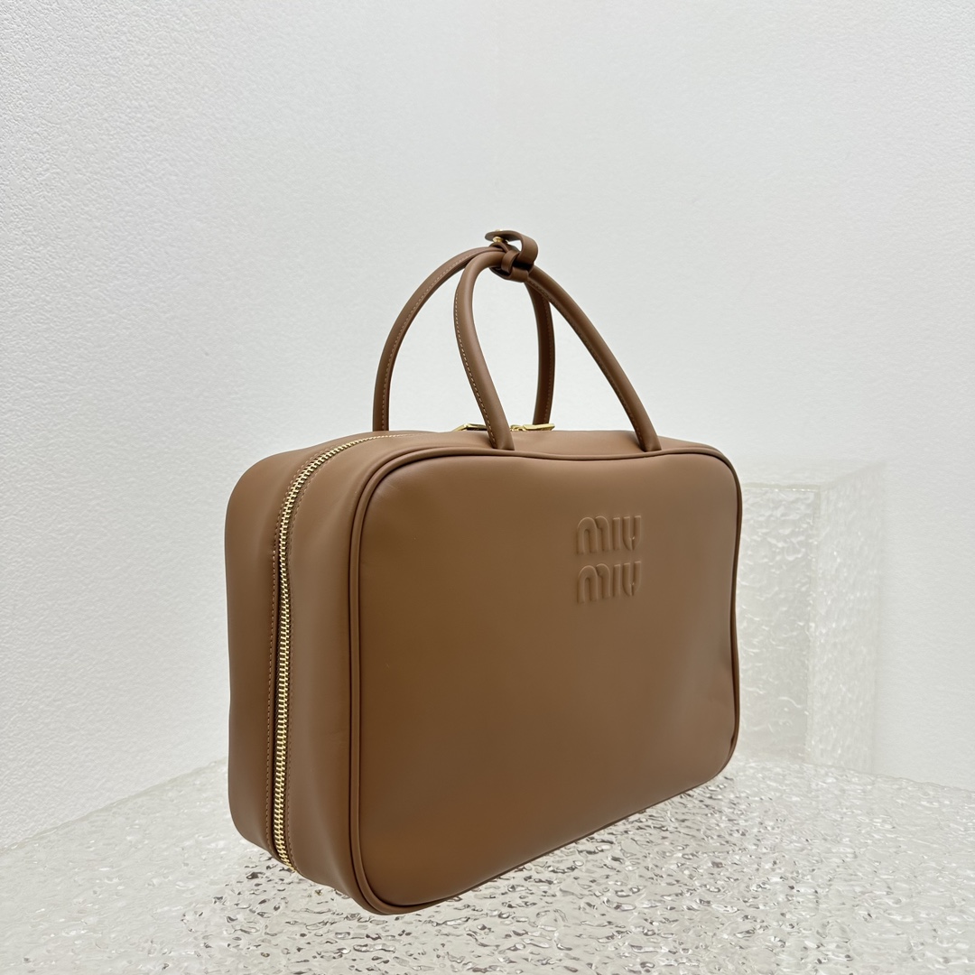 Miu Miu Ledertasche mit Henkel - EUR FASHION