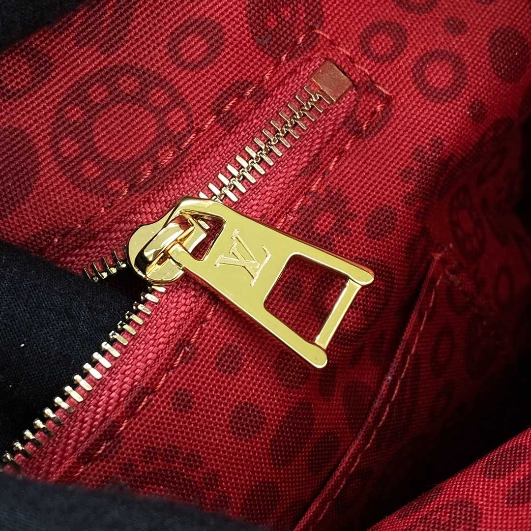 Louis Vuitton LV x YK OnTheGo MM (35 x 27 x 14 cm) M46429 - EUR FASHION