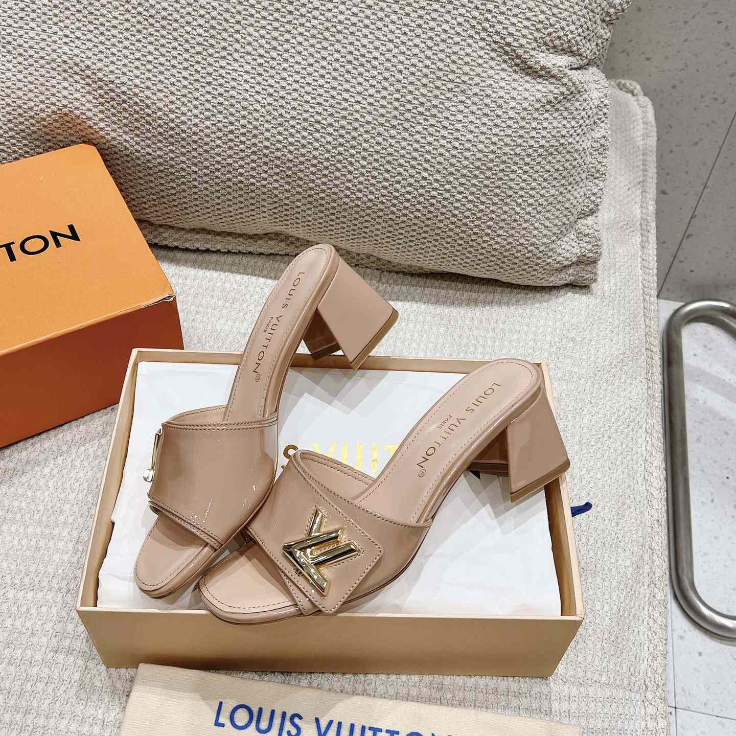 Louis Vuitton Shake Mule 1ABID2 - EUR FASHION