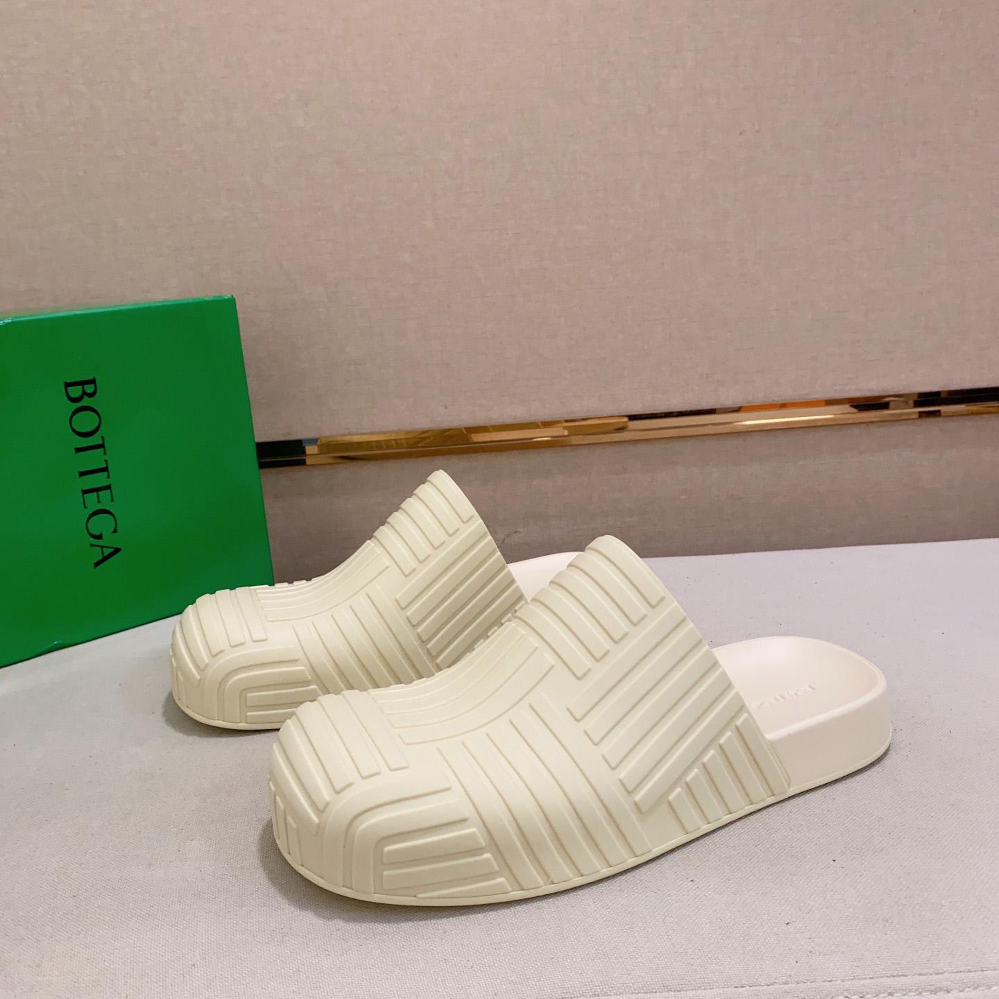 Bottega Veneta Gummi-Clogs - EUR FASHION