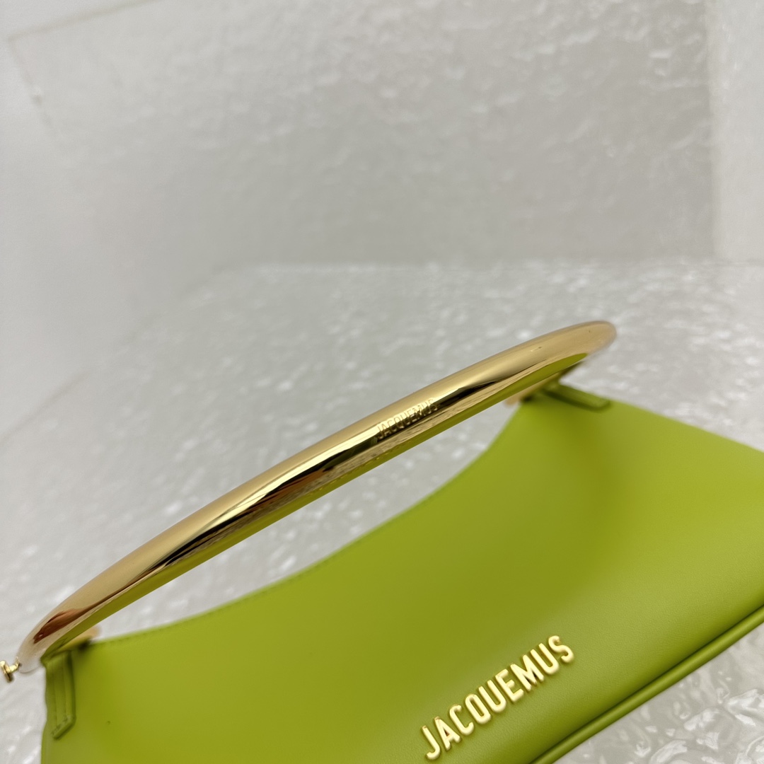 Jacquemus Le Bisou Mousqueton Umhängetasche mit Karabinerriemen - EUR FASHION