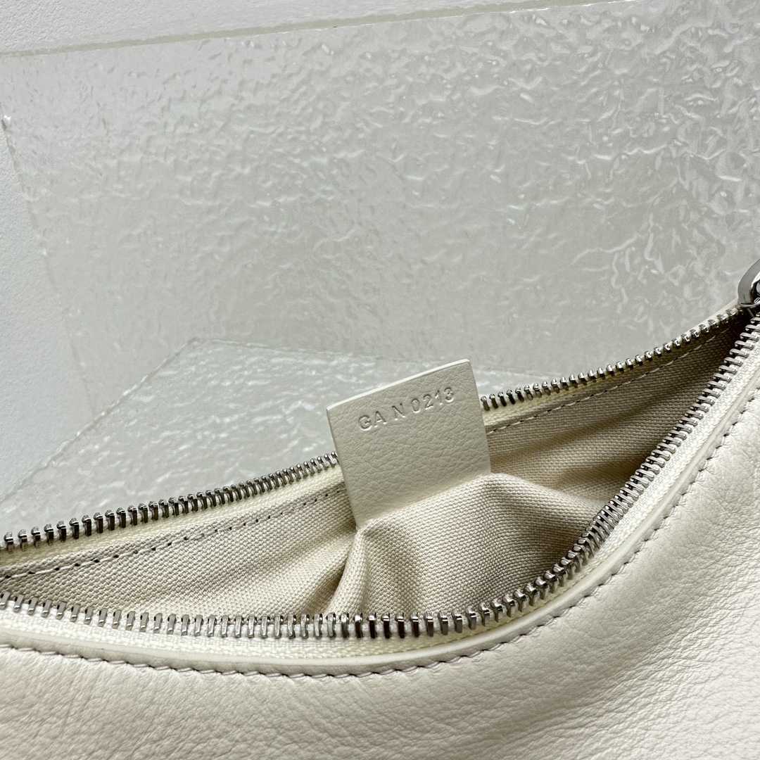 Givenchy Mini Voyou Tasche aus Leder (18 x 24 x 3,5 cm) - EUR FASHION