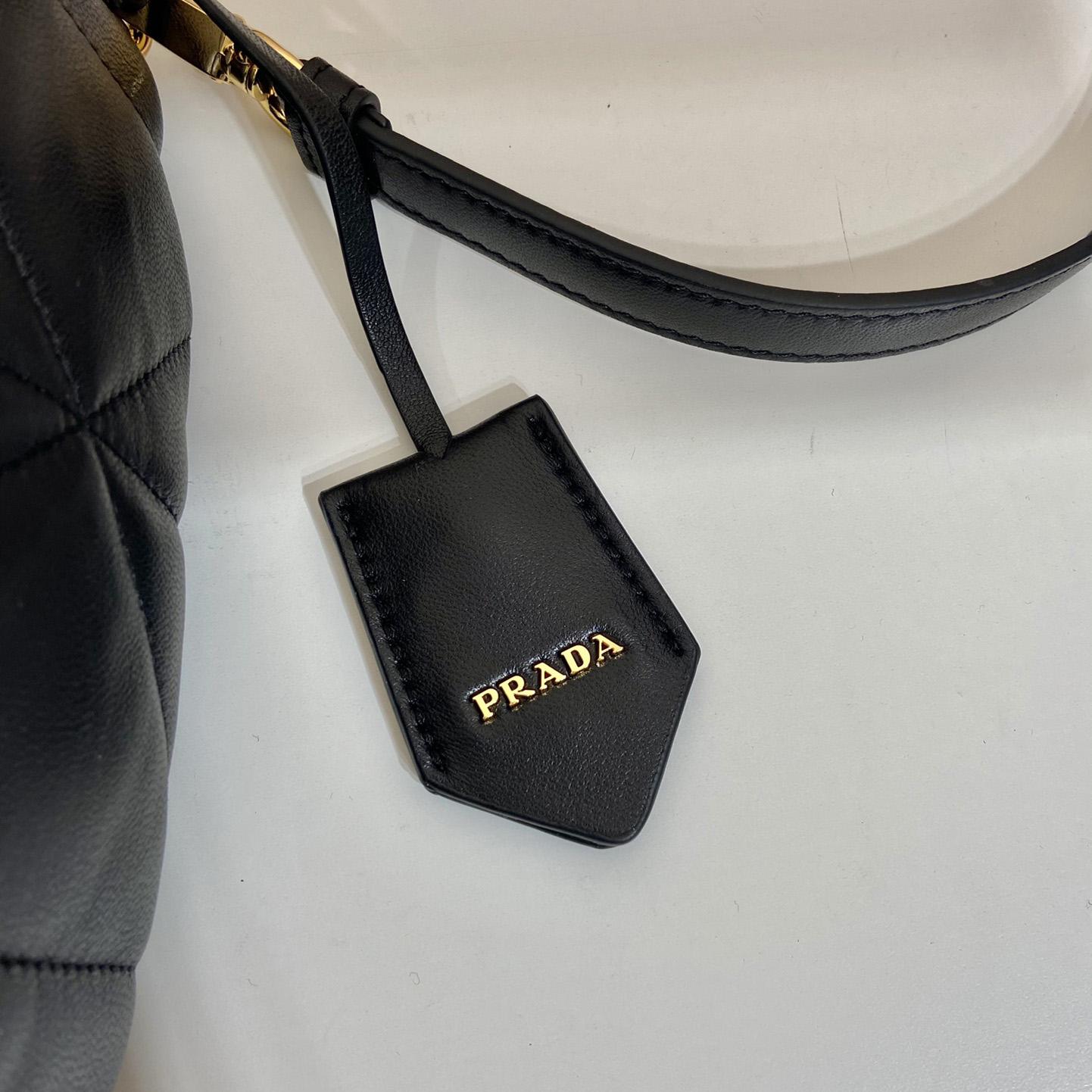 Prada Dreieck-Ledertasche (26-15-11 cm) - EUR FASHION