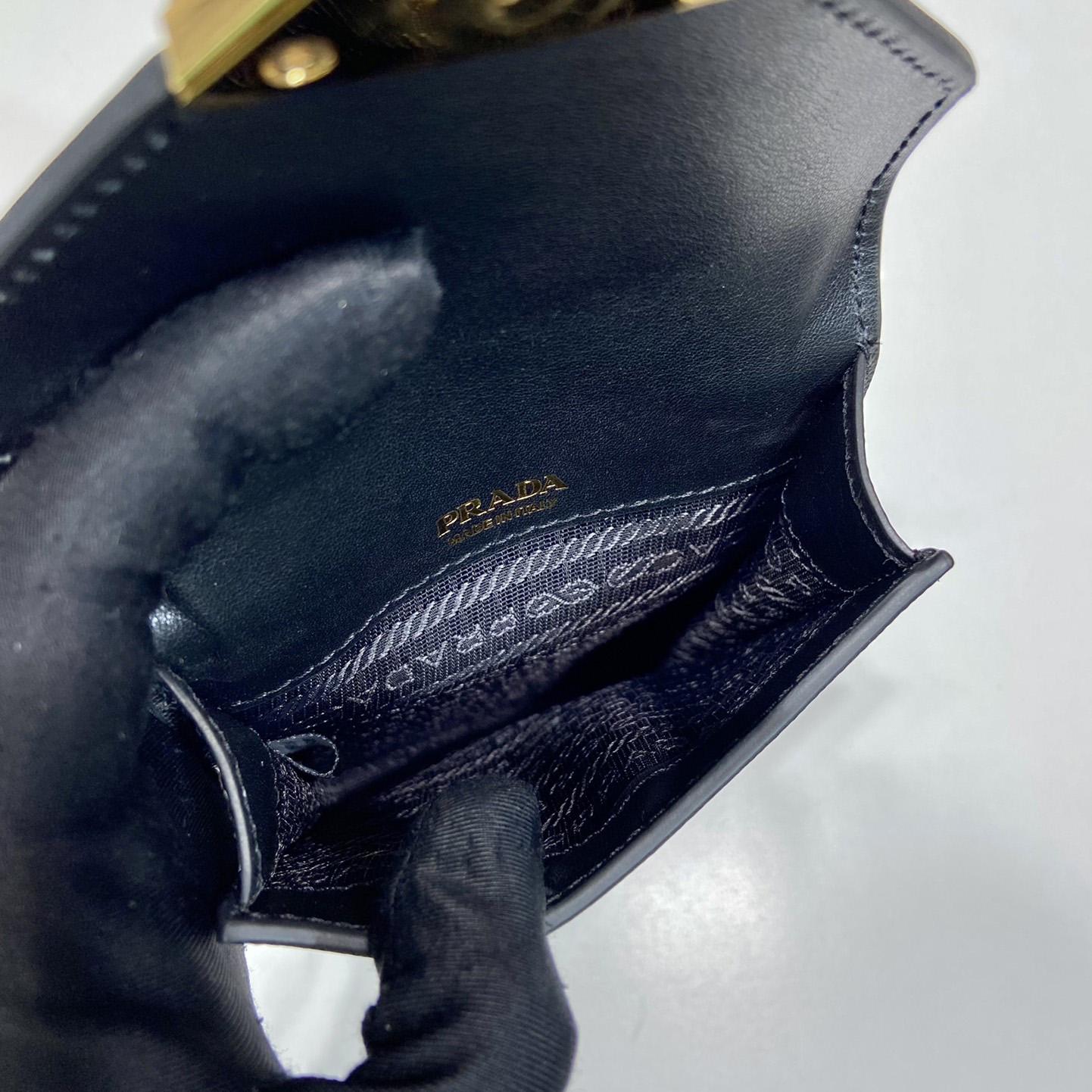 Prada Mini-Tasche aus Saffiano-Leder - EUR FASHION