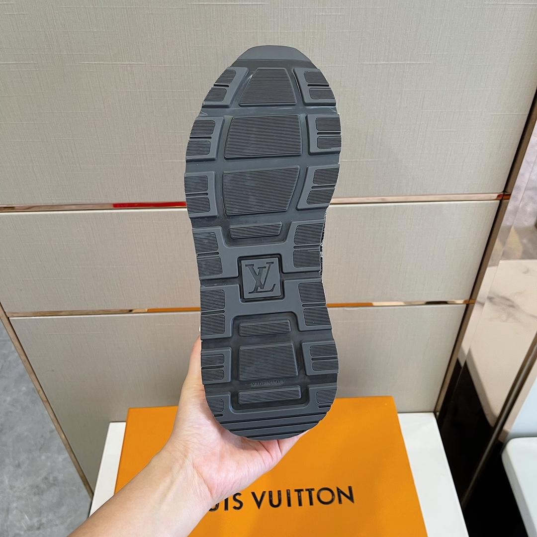 Louis Vuitton Run Away Sneaker (in britischer Größe) 1ABFBZ - EUR FASHION